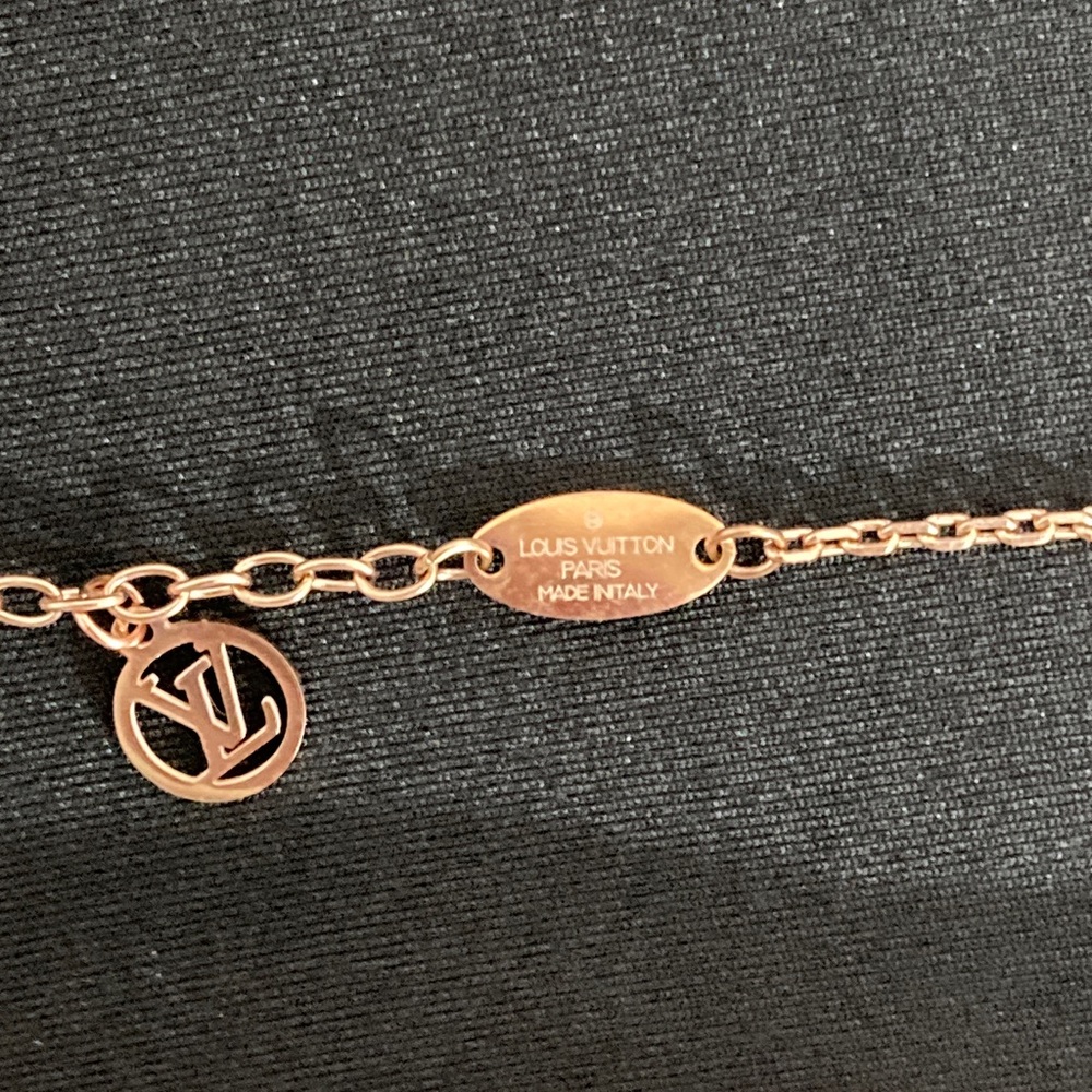 LV Elegant Rose Gold Charm Bracelet - Picture 3 of 4